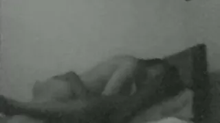 Oncle pervers lèche les aisselles d'une femme de ménage plantureuse et sextractive