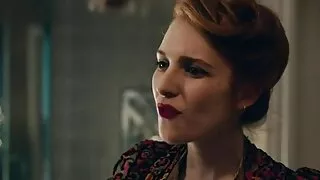Une milf habile enseigne à une belle adolescente avec des nattes comment lécher la chatte et sucer une grosse bite