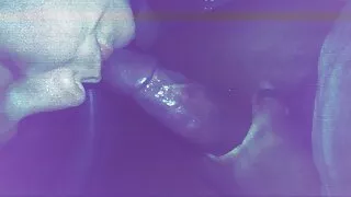 Séduisante séductrice se masturbe la chatte dans une vidéo solo