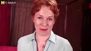 Trois filles affamées de sexe Avy Katja Sydnee sont avides d'orgasme