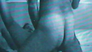 La bombasse japonaise aux gros seins Ruru Kashiwagi se fait taquiner la chatte par un mec