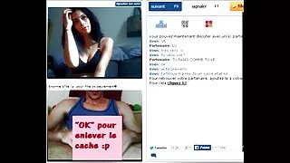 La nouvelle employée Saphir se déshabille et montre une chatte délicieuse et stupide