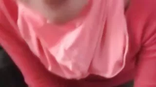 La magnifique prostituée Eva Long tente de faire face à un poteau noir supergéant